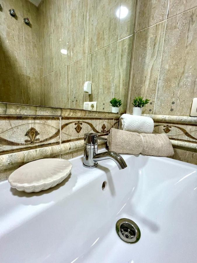Gatu Villa Gadir, Preferente Mayores De 25 Anos Y Familias Cádiz Exteriör bild